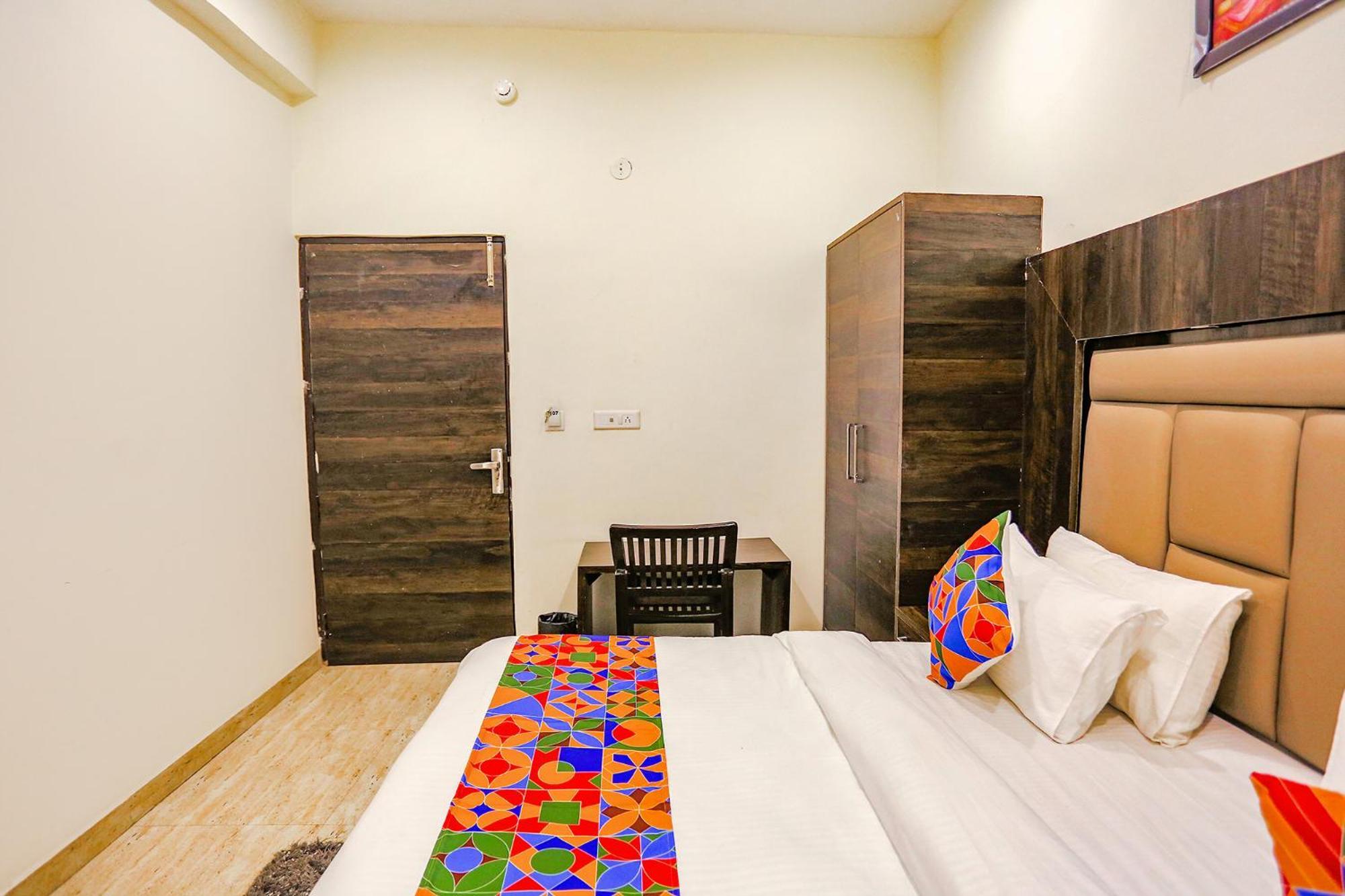 Fabhotel The Kiara Near Igi Delhi Airport New Delhi Exterior photo